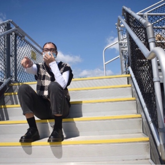 Meet your Posher, Julie - Picture 1 of 1